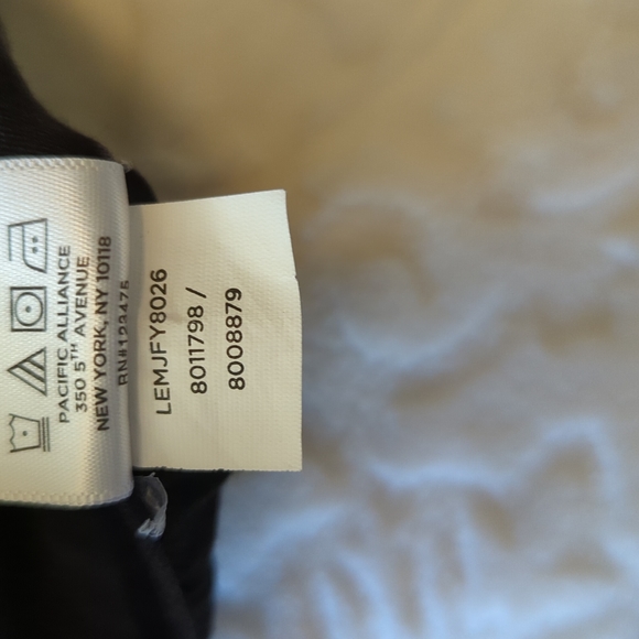 Libby Edelman women's mid-rise black jeans with sequence embellishment. Sz 4 - Picture 8 of 8